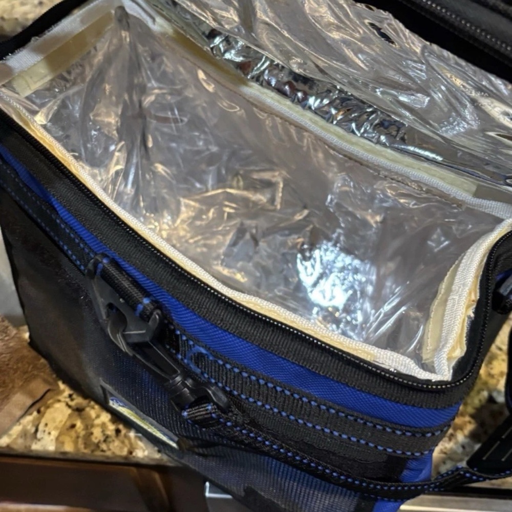 California Innovations ThermalWhiz Blue Portable Cooler Bag - Picture 8 of 11